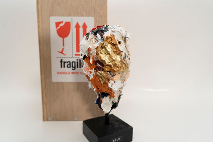 Gold sculpture    contemporary art