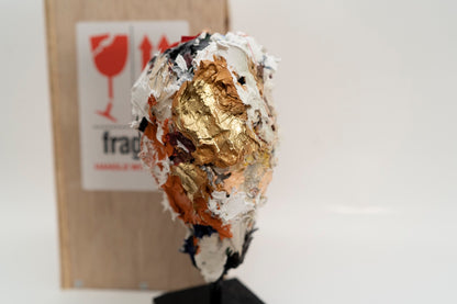Gold sculpture    contemporary art