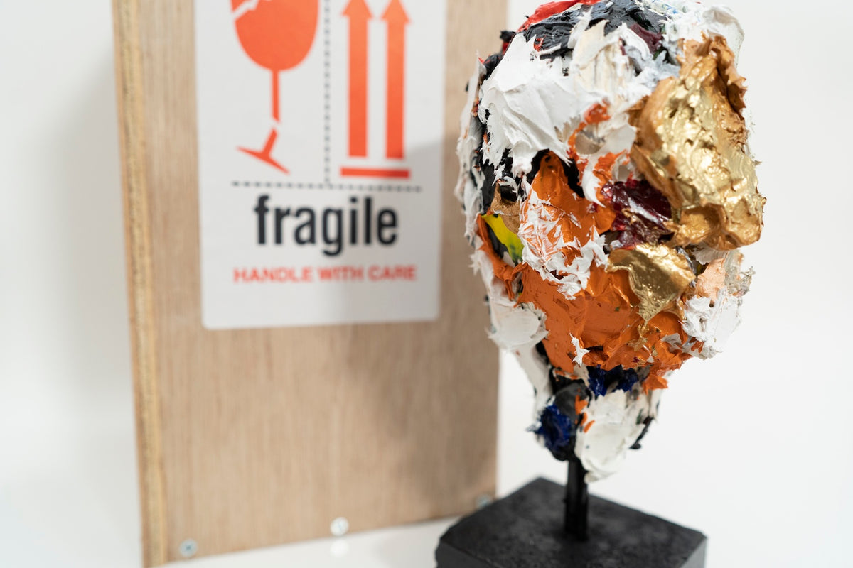 Gold sculpture    contemporary art