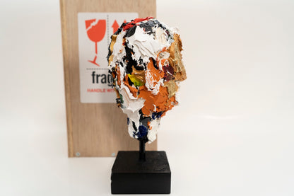 Gold sculpture    contemporary art