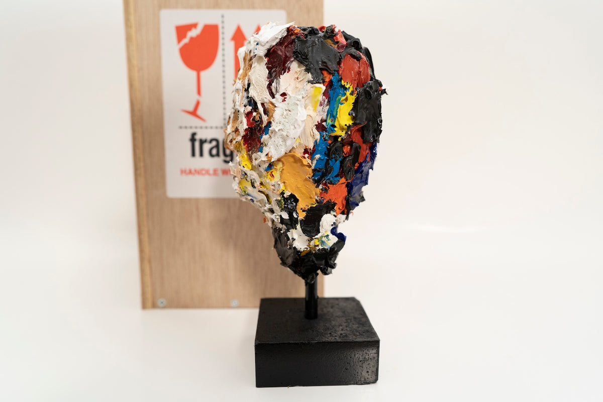 Gold sculpture    contemporary art