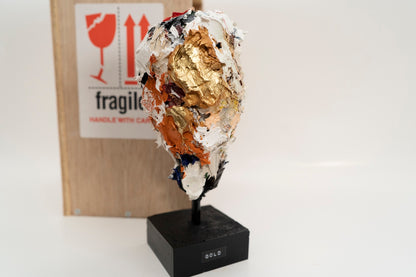 Gold sculpture    contemporary art
