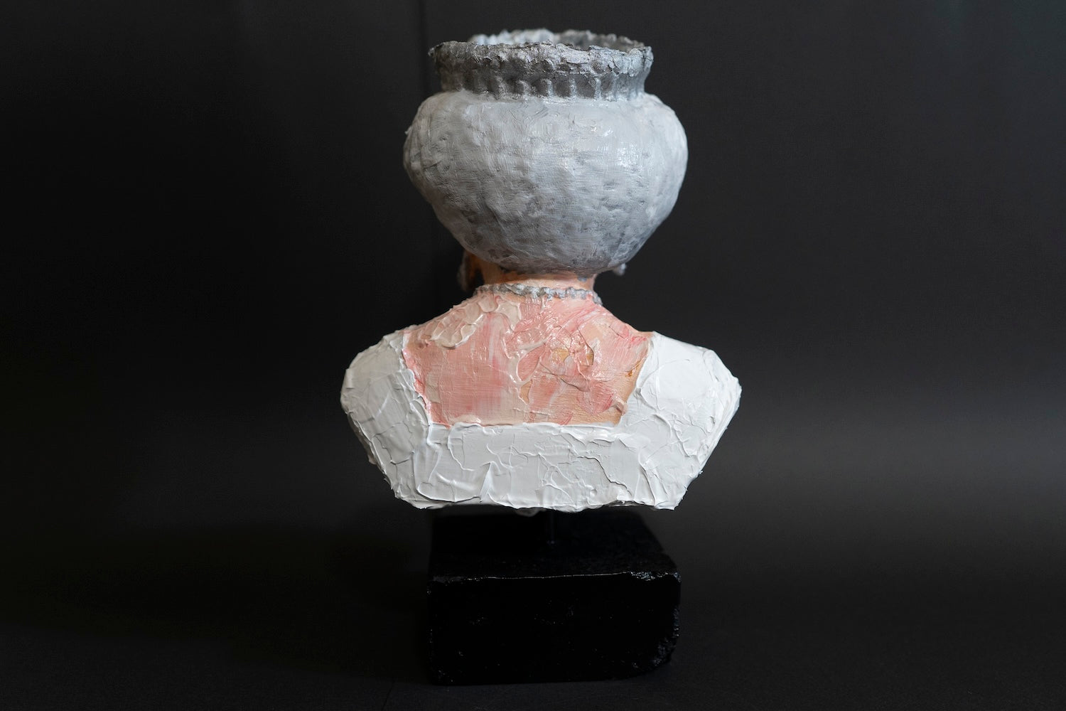 Elizabeth II Sculpture     contemporary sculpture art