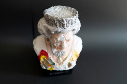 Elizabeth II Sculpture     contemporary sculpture art