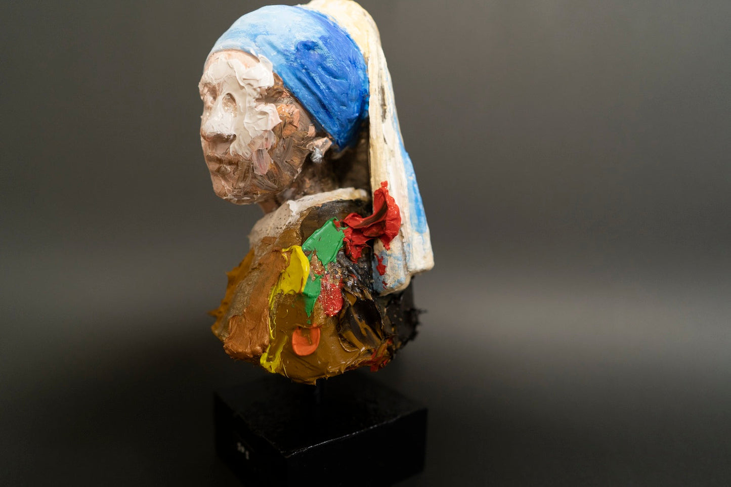 Girl With A Pearl Earring Sculpture    contemporary sculpture