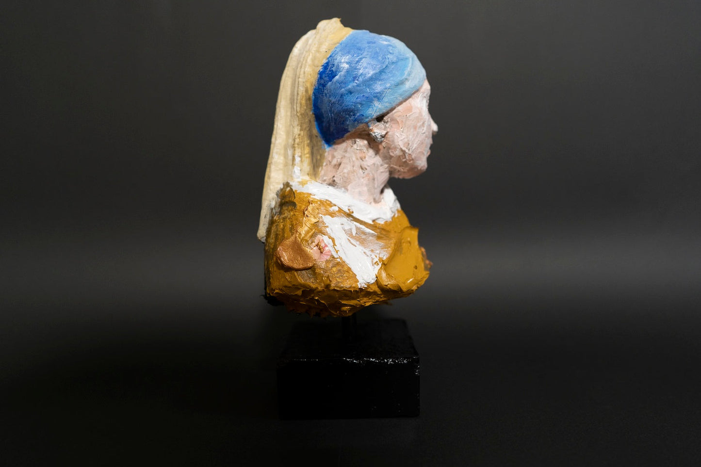 Girl With A Pearl Earring Sculpture    contemporary sculpture